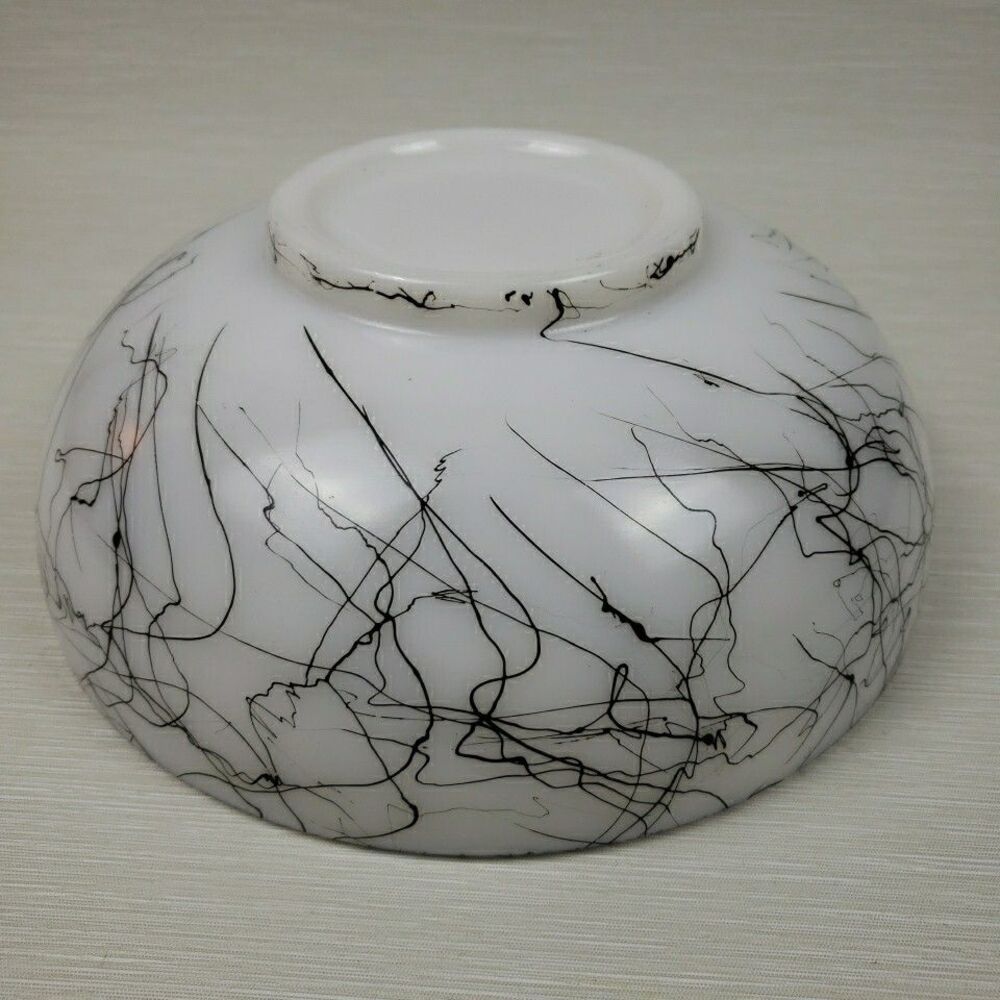 Black Spaghetti String Drizzle Serving Bowl White Glass Atomic MCM Vintage - Picture 13 of 16
